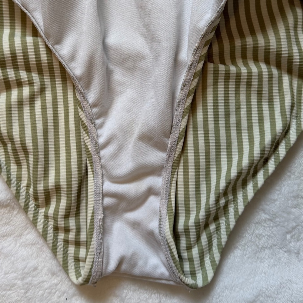 Ellen Tracy White Textured Garment - Picture 10 of 10